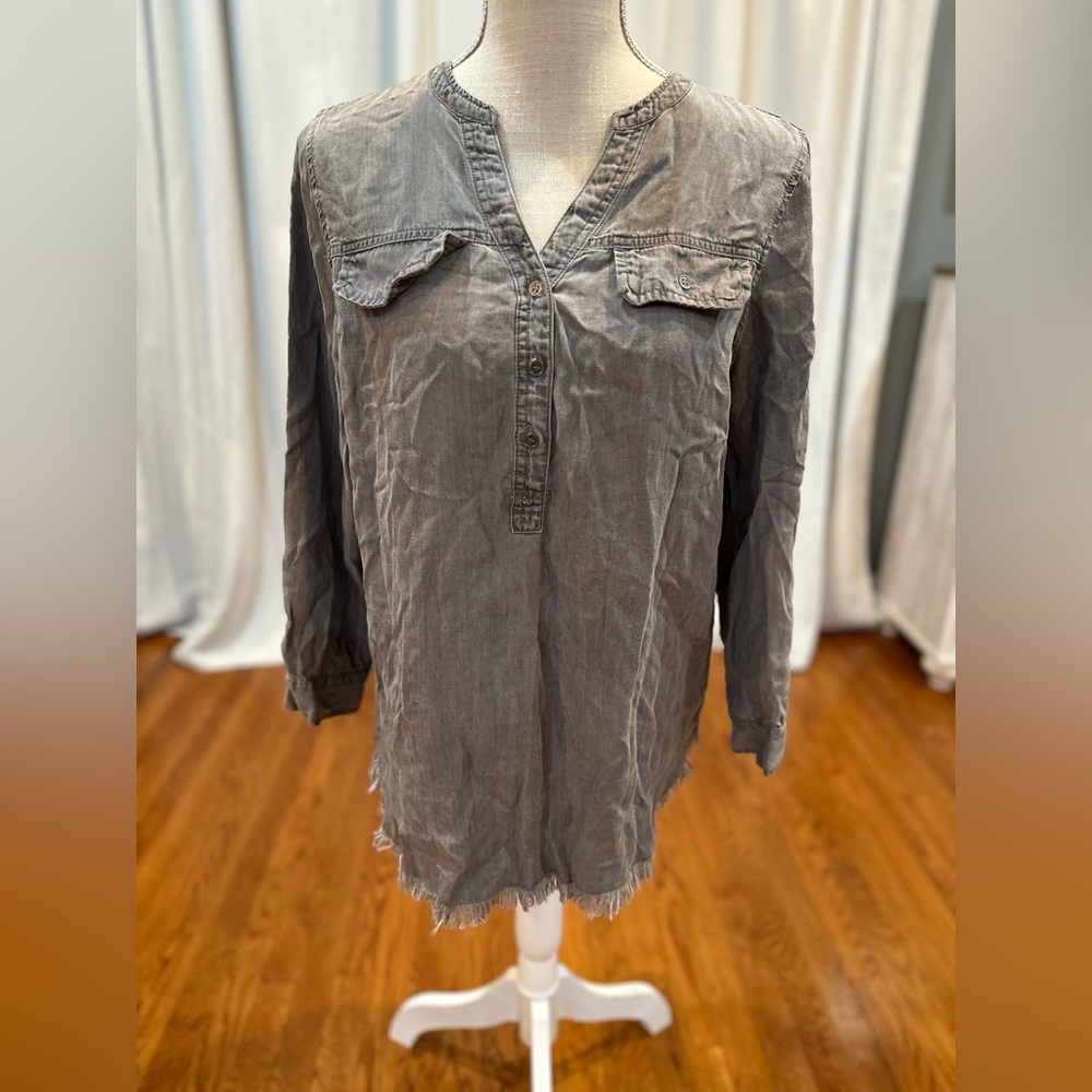 Hester & Orchard gray pullover shirt women’s size small EUC